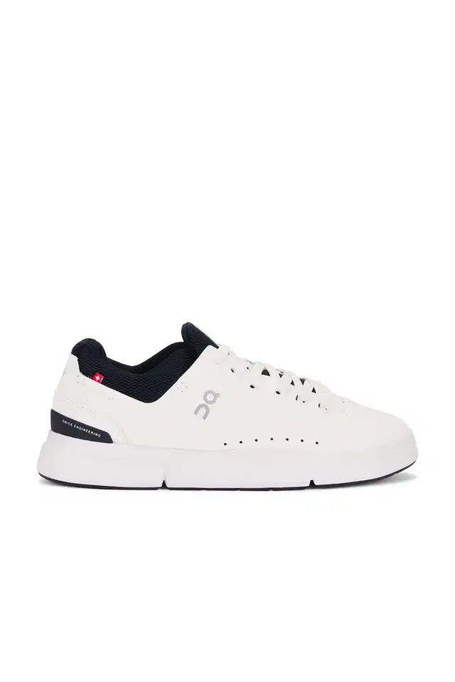 ON The Roger Advantage Sneakers