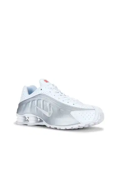 Nike Shox R4 Sneaker | Thumbnail 2