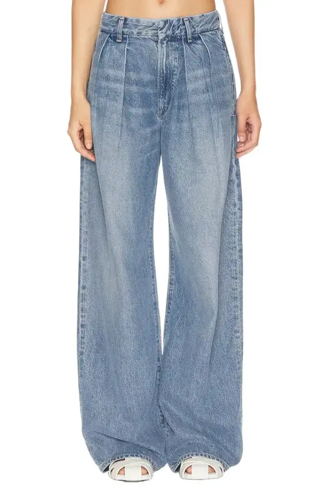 Citizens of Humanity Petra Pleated Wide Leg Jeans