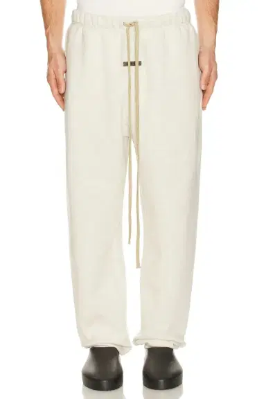 Fear of God Essentials Classic Sweatpant | Thumbnail 1