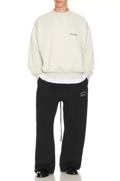 Fear of God Essentials Flare Sweatpant | Thumbnail 4