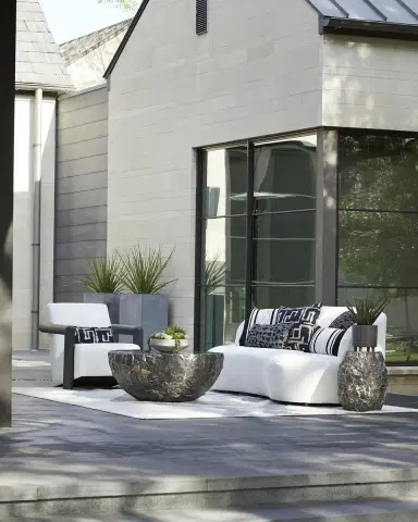 Bernhardt Exteriors Tambora End Table | Thumbnail 2