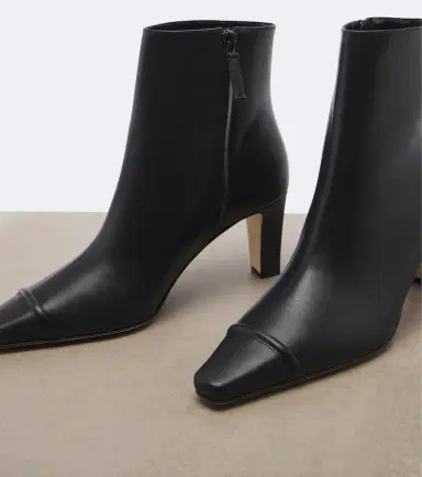 Manolo Blahnik Vivecal leather ankle boots | Thumbnail 3