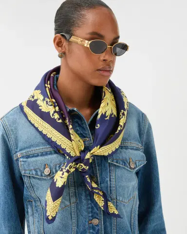 Versace Printed Silk Twill Scarf 90 cm | Thumbnail 2