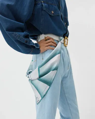 Versace Printed Silk Twill Scarf 55 cm | Thumbnail 2 Versace Printed Silk Twill Scarf 55 cm | Thumbnail 2