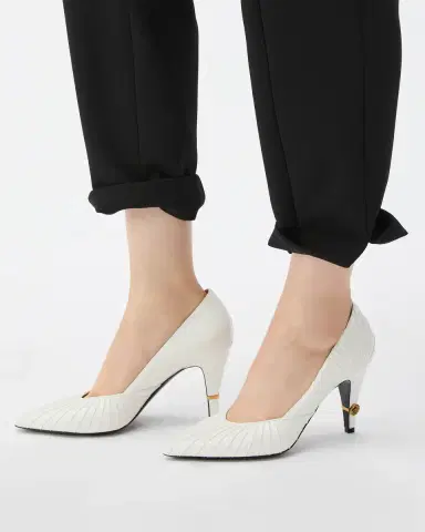 Versace Gianni Leather Pumps 90 mm | Thumbnail 2 Versace Gianni Leather Pumps 90 mm | Thumbnail 2