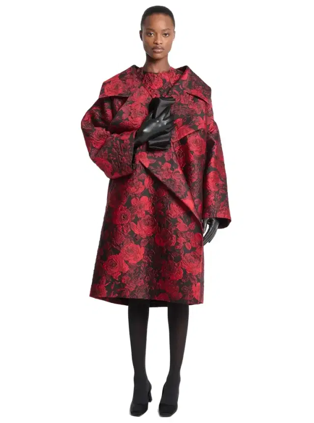 Michael Kors Collection Rose Floral Jacquard Clutch Coat in Red