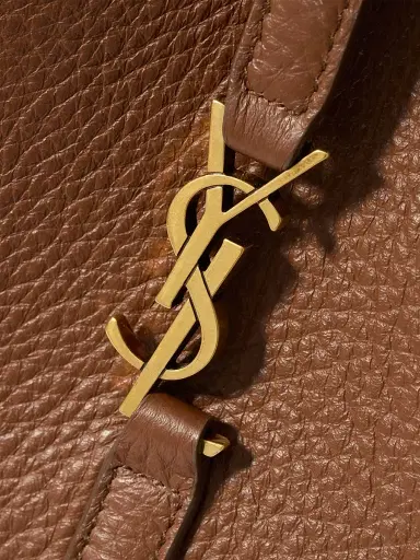 Saint Laurent Women's Le 5 à 7 Baby Bea Top Handle Bag in Grained Leather | Thumbnail 7 Saint Laurent Women's Le 5 à 7 Baby Bea Top Handle Bag in Grained Leather | Thumbnail 7