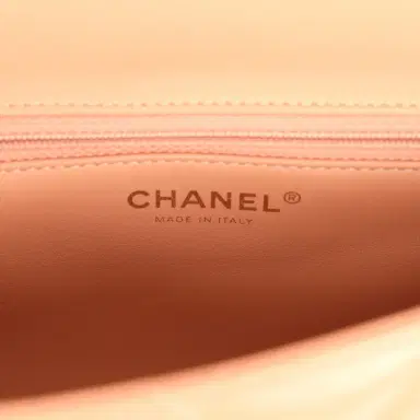 Chanel Chanel East West CC Pearl Clutch with Chain Beige Shiny Lambskin Gold Hardware | Thumbnail 9