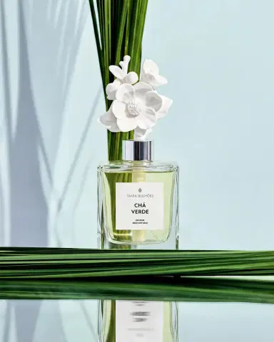 Tania Bulhoes Camelia Porcelain Diffuser - Cha Verde | Thumbnail 3 Tania Bulhoes Camelia Porcelain Diffuser - Cha Verde | Thumbnail 3