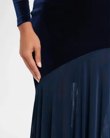 Chiara Boni La Petite Robe Janina Velvet A-Line Gown | Thumbnail 5 Chiara Boni La Petite Robe Janina Velvet A-Line Gown | Thumbnail 5