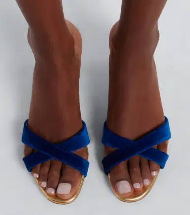 Manolo Blahnik Callydramu velvet mules | Thumbnail 6