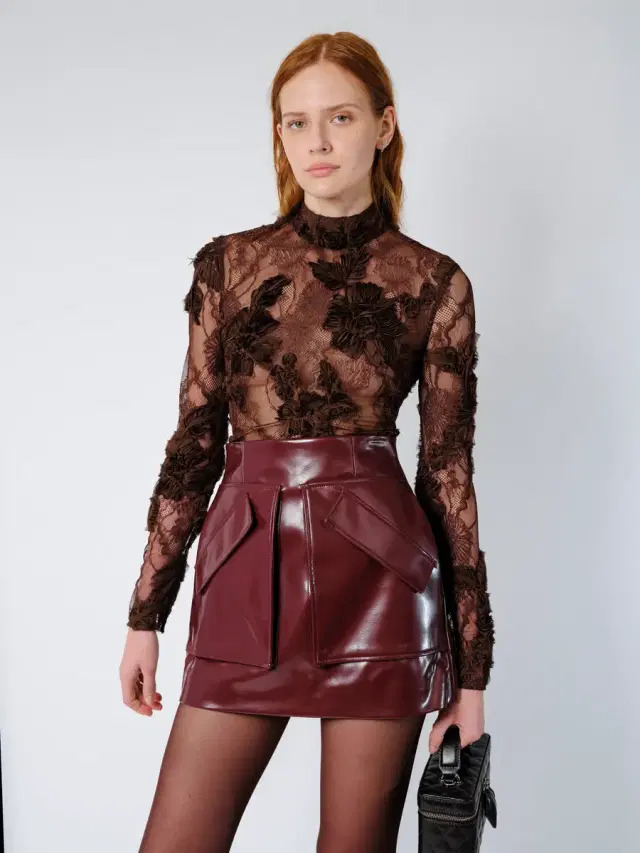 Aknvas The Freja top in dark brown lace