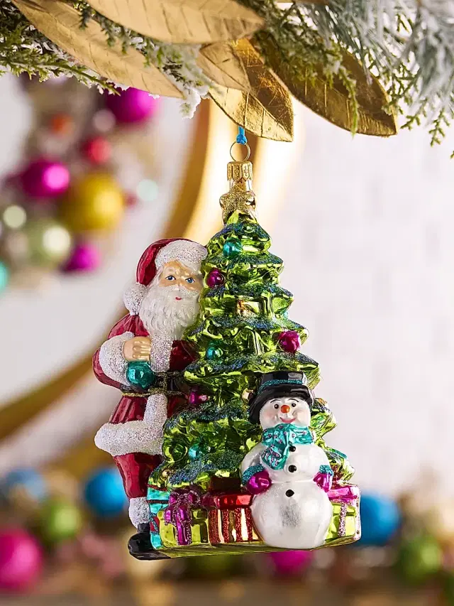 Glassware Art Studio Santa With Tree And Snowman Glass Ornament
