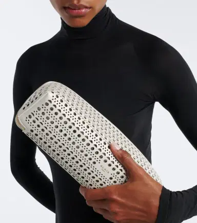 Alaïa Alaïa Delta Small leather clutch | Thumbnail 6