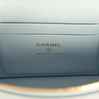 Chanel Chanel Top Handle Long Vanity Case with Chain Light Blue Croc Embossed Calfskin Gold Hardware | Thumbnail 9 Chanel Chanel Top Handle Long Vanity Case with Chain Light Blue Croc Embossed Calfskin Gold Hardware | Thumbnail 9