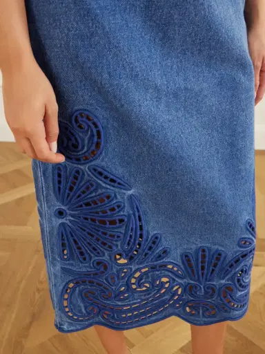 Ulla Johnson The Jane Eyelet Broderie Anglaise Denim Midi Dress | Thumbnail 4