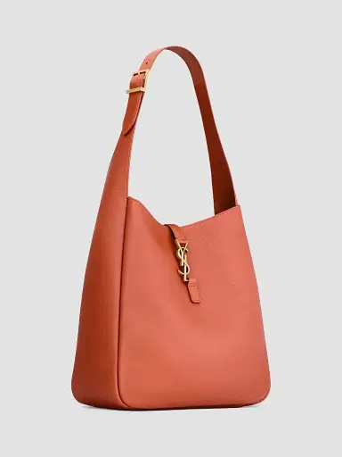 Saint Laurent Women's Le 5 à 7 Supple Large Shoulder Bag in Grained Leather | Thumbnail 4 Saint Laurent Women's Le 5 à 7 Supple Large Shoulder Bag in Grained Leather | Thumbnail 4
