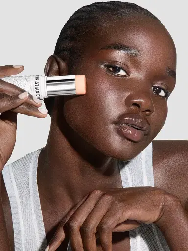 Dior Mattifying Invisible UV Stick Broad Spectrum SPF 50 | Thumbnail 4