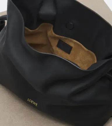 Loewe Flamenco Medium leather clutch | Thumbnail 4 Loewe Flamenco Medium leather clutch | Thumbnail 4