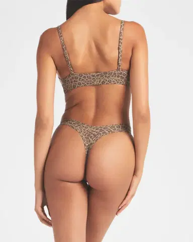 Skims Fits Everybody Crossover Bralette | Thumbnail 3 Skims Fits Everybody Crossover Bralette | Thumbnail 3
