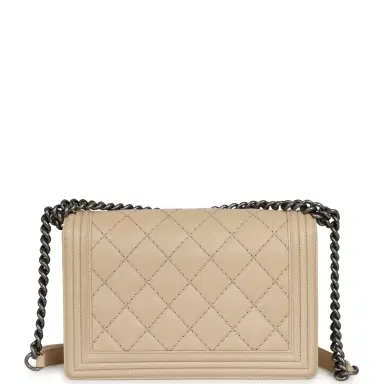 Chanel Pre-owned Chanel Medium "Wild Stitch" Boy Bag Beige Aged Calfskin Aged Ruthenium Hardware | Thumbnail 4 Chanel Pre-owned Chanel Medium "Wild Stitch" Boy Bag Beige Aged Calfskin Aged Ruthenium Hardware | Thumbnail 4