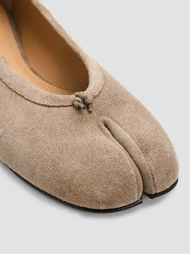Maison Margiela Women's Tabi Suede Ballet Flats | Thumbnail 3