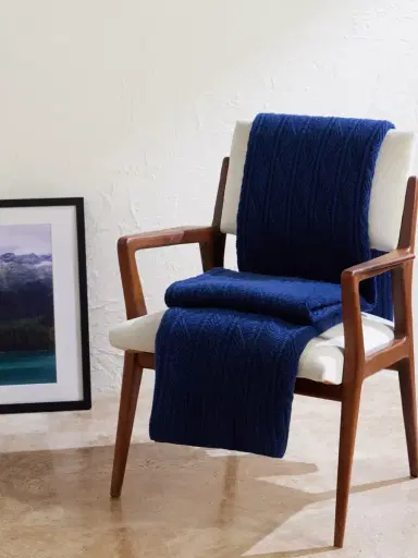 Inis Meáin Patented Aran Cashmere Blanket - Men | Thumbnail 2