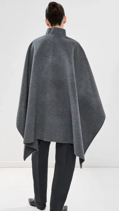 RÓHE Double-Faced Pankou Closure Poncho | Thumbnail 4 RÓHE Double-Faced Pankou Closure Poncho | Thumbnail 4