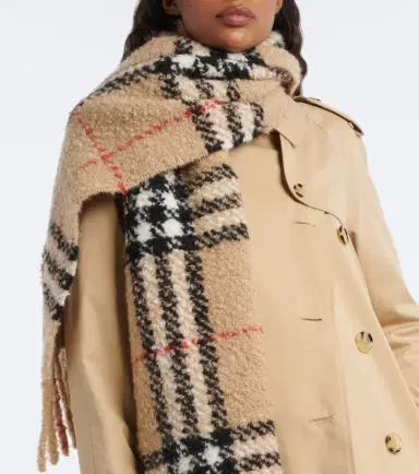 Burberry Check alpaca and wool bouclé scarf | Thumbnail 4