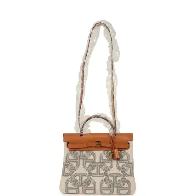 HERMÈS Hermes Herbag Zip PM 31 "Circuit 24" Naturel, Ecru-Gris Meyer Toile H Plume Canvas, Naturel Hunter Gold Hardware | Thumbnail 8 HERMÈS Hermes Herbag Zip PM 31 "Circuit 24" Naturel, Ecru-Gris Meyer Toile H Plume Canvas, Naturel Hunter Gold Hardware | Thumbnail 8