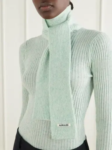 Auralee Cashmere Scarf | Thumbnail 2