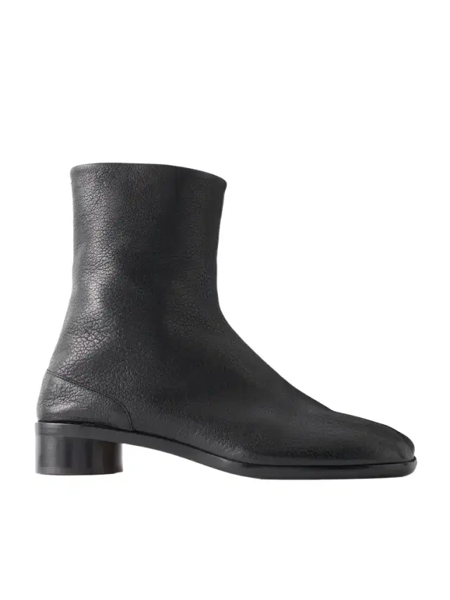 Maison Margiela Tabi Split-Toe Full-Grain Leather Boots - Men