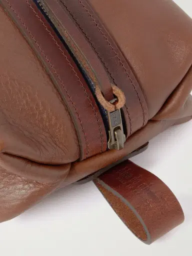 Bleu de Chauffe Zazou Full-Grain Leather Wash Bag - Men | Thumbnail 3 Bleu de Chauffe Zazou Full-Grain Leather Wash Bag - Men | Thumbnail 3