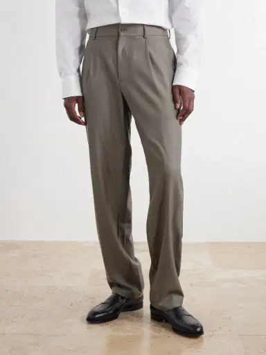 De Bonne Facture One Pleat Straight-Leg Pleated Virgin Wool Trousers - Men | Thumbnail 3 De Bonne Facture One Pleat Straight-Leg Pleated Virgin Wool Trousers - Men | Thumbnail 3