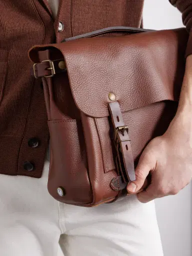 Bleu de Chauffe Éclair Leather Messenger Bag - Men | Thumbnail 5 Bleu de Chauffe Éclair Leather Messenger Bag - Men | Thumbnail 5
