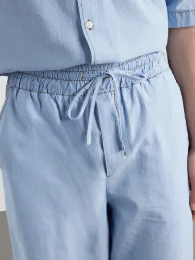 AMI PARIS Straight-Leg Logo-Embroidred Cotton-Chambray Shorts - Men | Thumbnail 5 AMI PARIS Straight-Leg Logo-Embroidred Cotton-Chambray Shorts - Men | Thumbnail 5