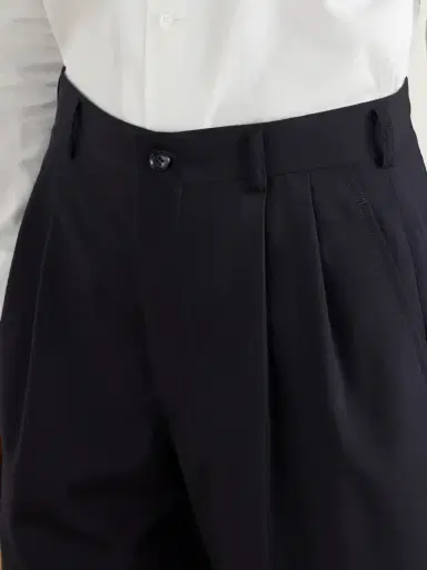 Comme des Garçons GIRL Pleated Wool Shorts | Thumbnail 5