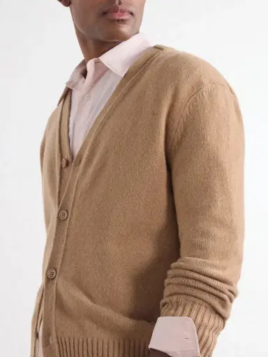 AMI PARIS Logo-Embroidered Cashmere and Wool-Blend Cardigan - Men | Thumbnail 5 AMI PARIS Logo-Embroidered Cashmere and Wool-Blend Cardigan - Men | Thumbnail 5
