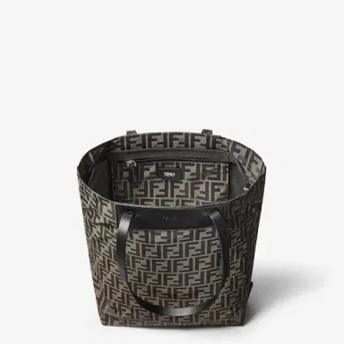Fendi Versatile north-south travel-ready shopper | Thumbnail 4 Fendi Versatile north-south travel-ready shopper | Thumbnail 4