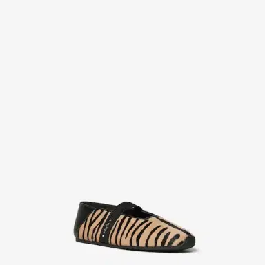 Fendi Academia ballet flats inspired by the ethereal elegance | Thumbnail 2 Fendi Academia ballet flats inspired by the ethereal elegance | Thumbnail 2