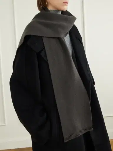 Lisa Yang Frederica Cashmere Scarf | Thumbnail 3 Lisa Yang Frederica Cashmere Scarf | Thumbnail 3