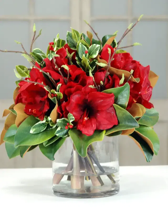 Winward Home Amaryllis & Magnolia Leaf in Glass Vase