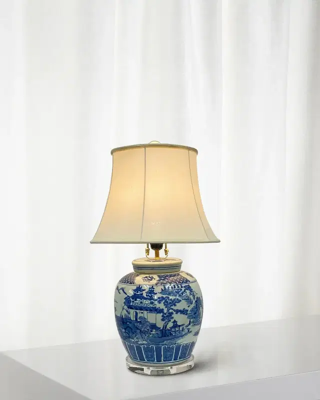 Winward Home Chinoiserie Ceramic Jar Lamp