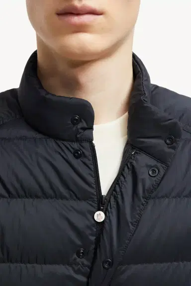 Moncler Selves Short Down Jacket | Thumbnail 8