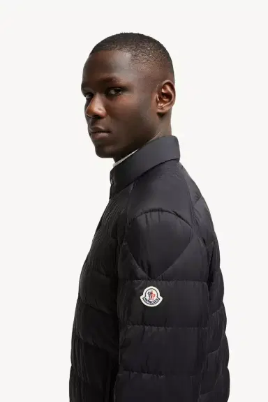 Moncler Selves Short Down Jacket | Thumbnail 4