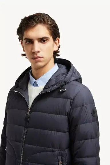 Moncler Sestriere Hooded Short Down Jacket | Thumbnail 4