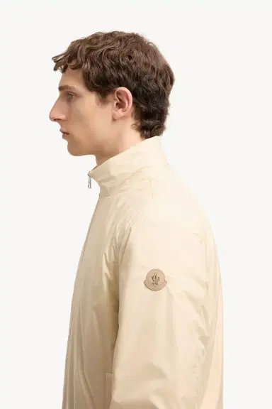 Moncler Berre Short Down Jacket | Thumbnail 4