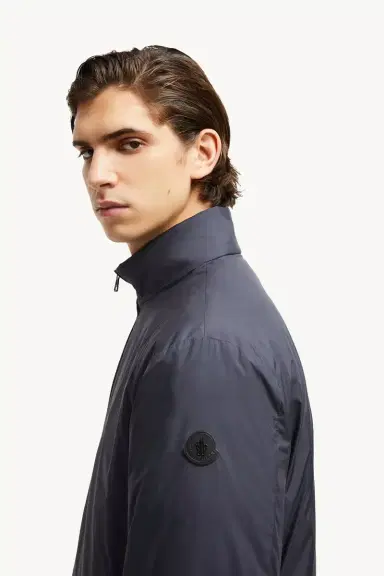 Moncler Berre Short Down Jacket | Thumbnail 4