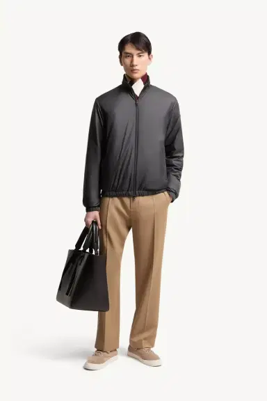 Moncler Berre Short Down Jacket | Thumbnail 3